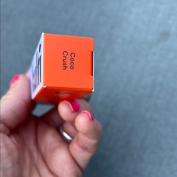 Kulfi main match concealer new - Picture 7 of 7